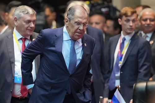 Zu einem direkten Treffen zwischen dem russischen Außenminister Sergej Lawrow und US-Außenminister Antony Blinken kam es beim Asean-Gipfel nicht. - © Dita Alangkara/AP/dpa
