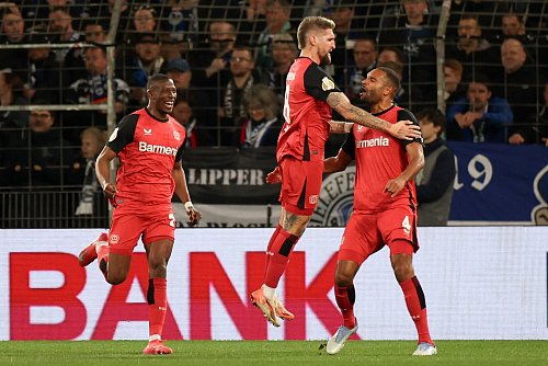Jonathan Tah hatte den Favoriten in Führung gebracht. - © Friso Gentsch/dpa