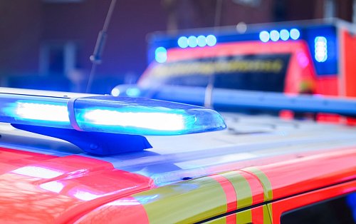 Wohnungsbrand in Essen: Ehepaar von Balkon gerettet – Akkus vermutlich Brandursache

(Symbolbild) - © Julian Stratenschulte/dpa