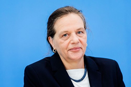 Bundeswahlleiterin Brand warnt vor einer überstürzten Neuwahl. (Archivbild) - © Christoph Soeder/dpa