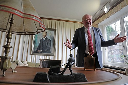 Konrad Adenauer (79) hat noch viele Erinnerungen an seinen prominenten Großvater. (Archivbild) - © Oliver Berg/dpa
