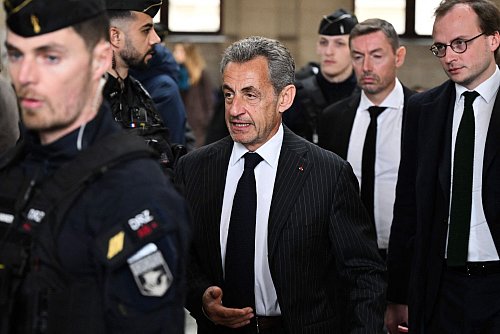 Sarkozy musste sich bereits wegen diverser Affären vor Gericht verantworten (Archivbild). - © Bertrand Guay/AFP/dpa