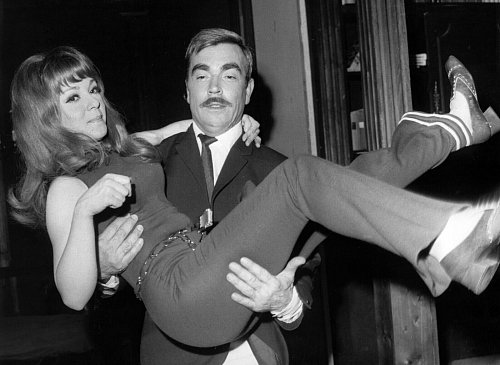 Anita Kupsch spielte auch viel Theater, so etwa 1968 mit Claus Biederstaedt an der Berliner Komödie am Kurfürstendamm. - © Konrad Giehr/dpa