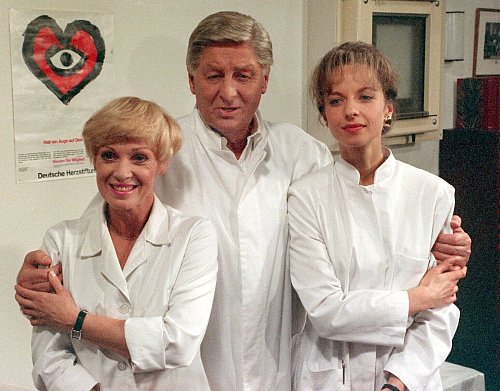 Die freche, schlagfertige Arzthelferin aus der ARD-Vorabendserie «Praxis Bülowbogen» - so haben viele Kupsch in Erinnerung. - © picture alliance / dpa
