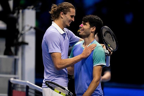 Anders als beim verlorenen French-Open-Finale setzte sich Zverev diesmal gegen Alcaraz durch. - © Marco Alpozzi/LaPresse via ZUMA Press/dpa