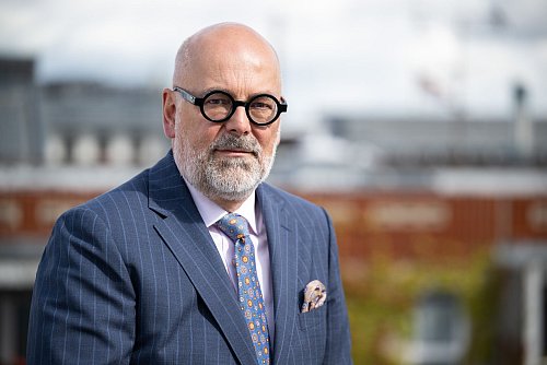 Der frühere SPD-Ministerpräsident von Schleswig-Holstein und heutige Cheflobbyist von Philip Morris Deutschland, Torsten Albig, setzt sich für Alternativen von Zigaretten ein. - © Hannes P. Albert/dpa