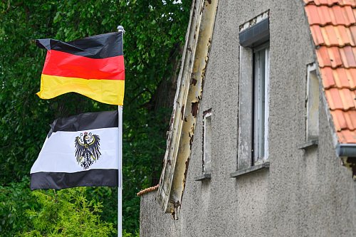 Die «Reichsbürger»-Szene ist sehr heterogen. (Archivfoto) - © Patrick Pleul/dpa