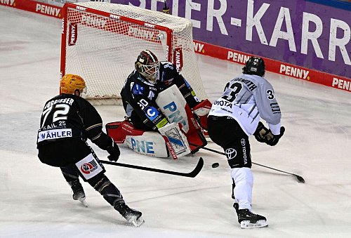 Die Kölner Haie überraschen in Bremerhaven. - © Carmen Jaspersen/dpa