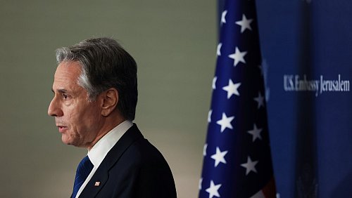 US-Außenminister Blinken verteidigt die Waffenlieferungen seines Landes an Israel. (Archivbild) - © Kevin Mohatt/Pool Reuters/AP/dpa