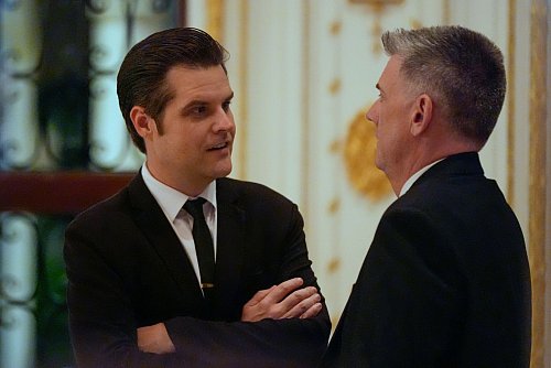 Auch Trumps umstrittener Wunschkandidat für das Justizministerium, Matt Gaetz, feierte mit. - © Alex Brandon/AP