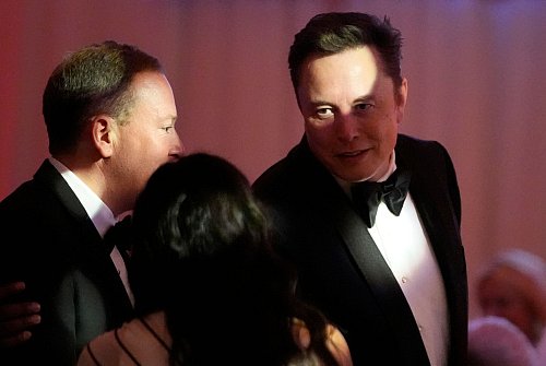 Auch Tech-Milliardär Elon Musk, für den Trump eine externe Berater-Rolle vorgesehen hat, war dabei. - © Alex Brandon/AP
