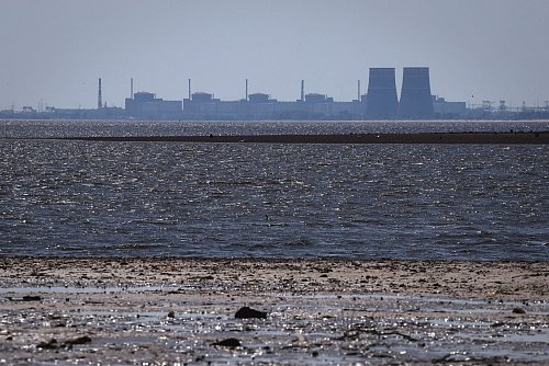 Die Kühlung im AKW Saporischschja wird mit Dieselgeneratoren am Laufen gehalten. (Archivbild) - © Kateryna Klochko/AP/dpa