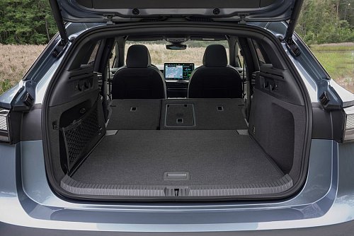 Alle und alles an Bord? Maximal schluckt der Tourer 1714 Liter Gepäck. - © Volkswagen AG/dpa-tmn