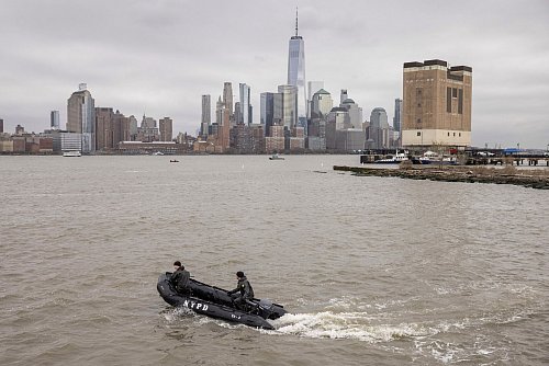 Helikopter gehören zum New Yorker Stadtbild, etwa 30.000 Flüge gibt es dort laut Branchenangaben pro Jahr. - © Yuki Iwamura/AP/dpa