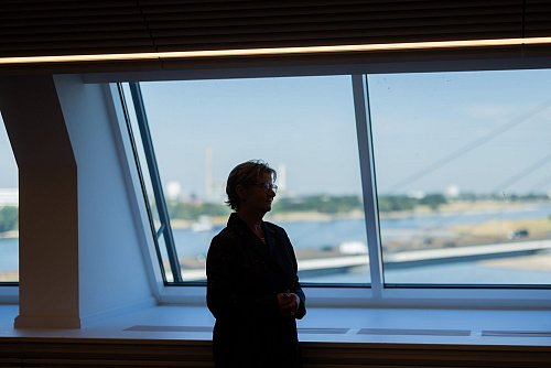 Löhrmann verwies auf Äußerungen von Betroffenen in dem Jahresbericht. - © Rolf Vennenbernd/dpa
