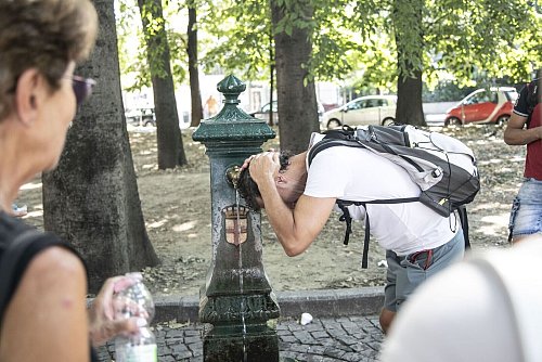 Auch im Norden Italiens herrschen derzeit hohe Temperaturen. (Archivbild) - © Francesco Enriquez/IPA via ZUMA Press/dpa