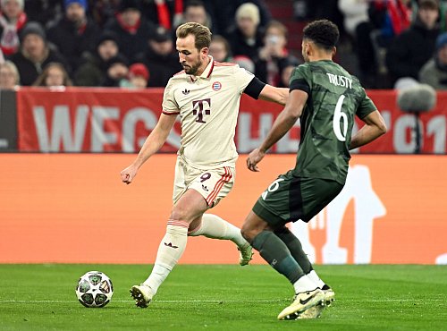 Erst ein Lattenschuss, dann zur Pause verletzt raus: Harry Kane (l). - © Sven Hoppe/dpa
