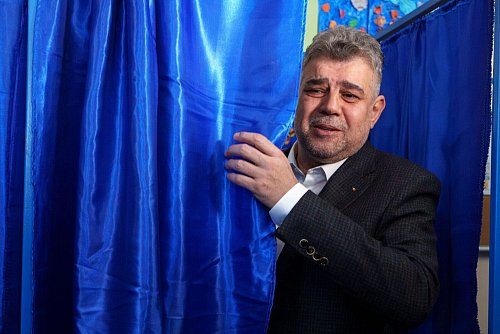 Der sozialdemokratische Ministerpräsident Marcel Ciolacu ist aus dem Rennen ausgeschieden. (Archivbild) - © Vadim Ghirda/AP