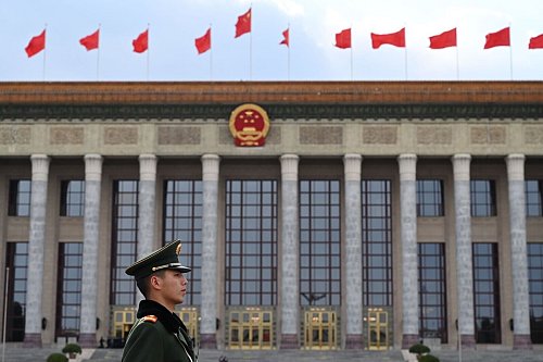 China hat für weitere Konjunktur-Maßnahmen gegen die Wirtschaftsflaute gestimmt. (Archivbild) - © Johannes Neudecker/dpa