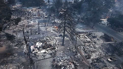 Das Feuer rund um Los Angeles hat eine Schneise der Verwüstung hinterlassen. - © Scott Mc Kiernan/ZUMA Press Wire/dpa