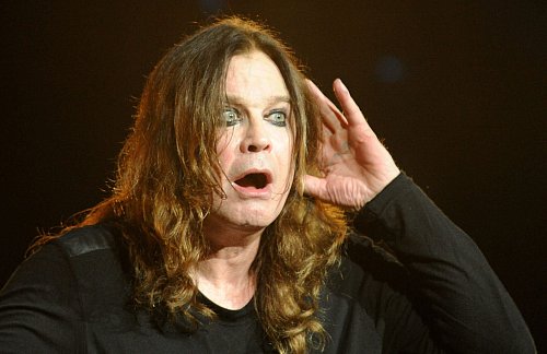 Ozzy Osbourne spielte gerne mit den dunklen Aspekten des Lebens - allerdings stets mit einem Augenzwinkern. Er traf dabei bei Millionen Menschen einen Nerv. - © picture alliance / dpa