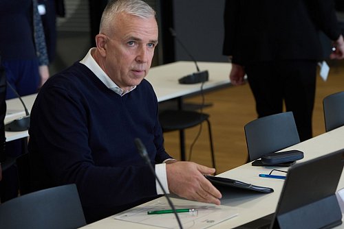 Union-Präsident Dirk Zingler beim DFB-Bundesgericht - © Thomas Frey/dpa