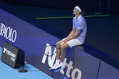 Alexander Zverev nimmt sich nach einer intensiven Saison eine Pause. - © Antonio Calanni/AP/dpa