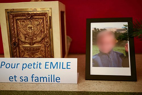 Vor knapp einem Jahr hatte eine Spaziergängerin den Schädel von Émile gefunden. - © Christophe Simon/AFP/dpa