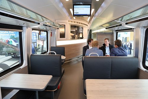 Die Tschechischen Bahnen ersetzen auf der Strecke Prag–Berlin schrittweise ihre alten Züge durch moderne Comfort- Jets. (Archivbild) - © ?eské Dráhy/dpa
