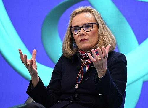 Merck-Chefin Belén Garijo richtet die Pharmasparte des Konzerns auf neue Therapiefelder aus. (Archivbild) - © Arne Dedert/dpa