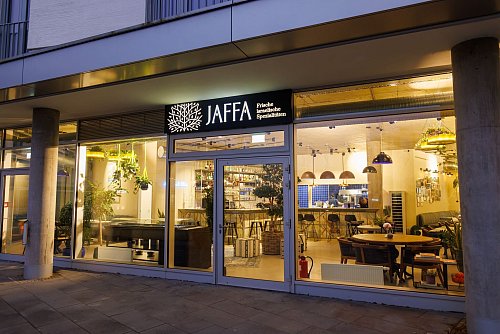 Der Name des Restaurants geht auf Freiburgs Partnerstadt Tel Aviv zurück, die 1908 als Gartenvorstadt von Jaffa gegründet und dann 1950 mit Jaffa zu einer Stadtgemeinde vereinigt wurde. - © Philipp von Ditfurth/dpa