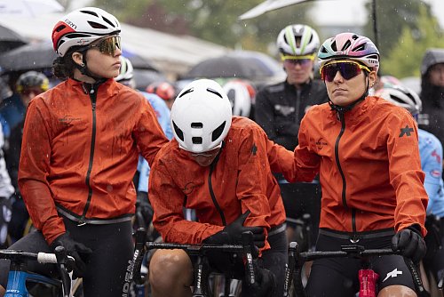 Die Schweizerin Linda Zanetti brach am Start in Tränen aus. - © Til Buergy/KEYSTONE/dpa