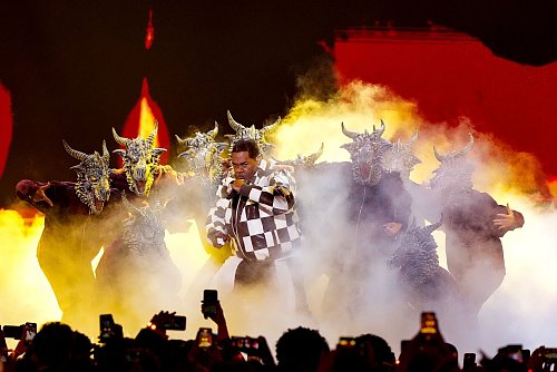 Busta Rhymes wurde für sein Lebenswerk als "Global Icon" ausgezeichnet. - © Scott A Garfitt/Invision/AP