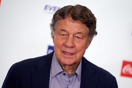 Auch Otto Rehhagel war bei der feierlichen Aufnahme in die Hall of Fame dabei. - © Bernd Thissen/dpa