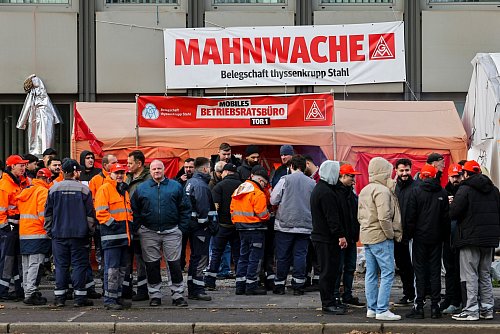 Arbeitnehmervertreter wollen die Stellenstreichungen nicht akzeptieren. (Archivbild) - © Christoph Reichwein/dpa