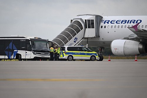 Im vergangenen Jahr wurden 816 Iraker abgeschoben. - © Hendrik Schmidt/dpa