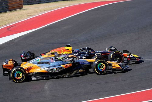 Ein Zweikampf mit Folgen für Lando Norris. - © Eric Gay/AP/dpa