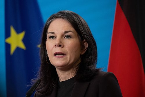 Außenministerin Baerbock nennt die Ausweisung zweier ARD-Mitarbeiter inakzeptabel. - © Sebastian Christoph Gollnow/dpa
