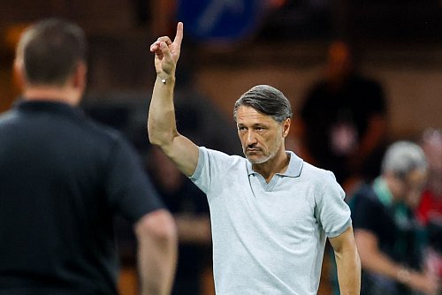 Vorsicht! BVB-Coach Kovac warnt bei Nico Schlotterbeck - © Christoph Reichwein/dpa