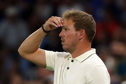 Bundestrainer Julian Nagelsmann präsentiert sich fassungslos. - © Christian Charisius/dpa