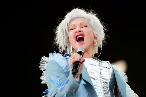 Cyndi Lauper wurde in die Hall of Fame aufgenommen. (Archivbild) - © Scott A Garfitt/Invision/AP/dpa
