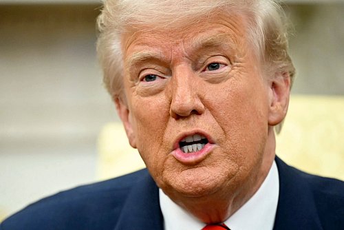 US-Präsident Donald Trump will Transmenschen vom Frauensport ausschließen. - © -/Pool/AP/dpa