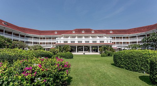 Im Centara Grand Beach Resort & Villas Hua Hin wurden Teile des Oscar-prämierten Dramas «The Killing Fields - Schreiendes Land» von 1984 gedreht. - © -/Centara Hotels & Resorts/dpa
