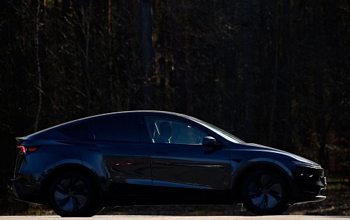 Tesla Model Y «Juniper»: Das Facelift ist 5 Zentimeter länger als das Vorgängermodell. - © Klaus-Dietmar Gabbert/dpa-tmn