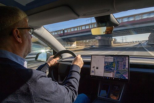 Das neue Model Y «Juniper» hat als Allradmodell mit dem großen Akku eine Alltags-Reichweite von schätzungsweise 400 Kilometer. - © Klaus-Dietmar Gabbert/dpa-tmn