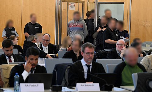 Bisher konnten nur die «kleinen Fische» ermittelt werden. - © Roberto Pfeil/dpa