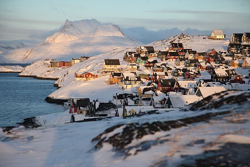Blick vom Myggedalen-Aussichtspunkt: die grönländische Hauptstadt Nuuk. - © Steffen Trumpf/dpa-tmn