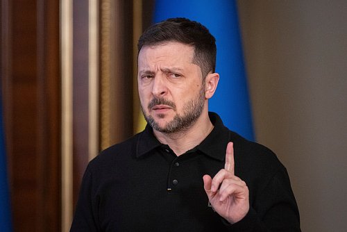 Selenskyj reagiert skeptisch. (Archivbild) - © Efrem Lukatsky/AP/dpa