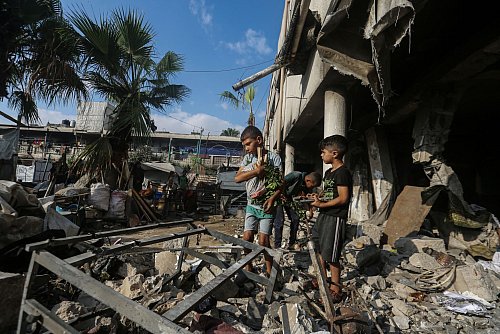 Vorerst greift Israels Militär weiter im Gebiet der Stadt Gaza an. (Archivbild) - © Omar Ashtawy/APA Images via ZUMA Press Wire/dpa
