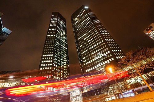 Der Vorstand blickt zuversichtlich auf 2025. - © Andreas Arnold/dpa